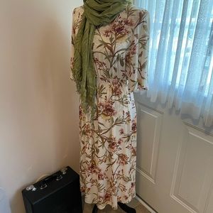 This week s a brand new spring/summer dress. Casual elegance.